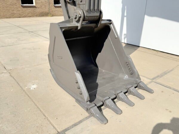 Volvo EC210 - Image 14