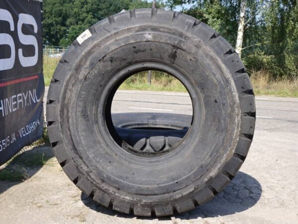 NEW Bridgestone V-Steel Radial 20.5R25 (2 Pieces) - Image 3