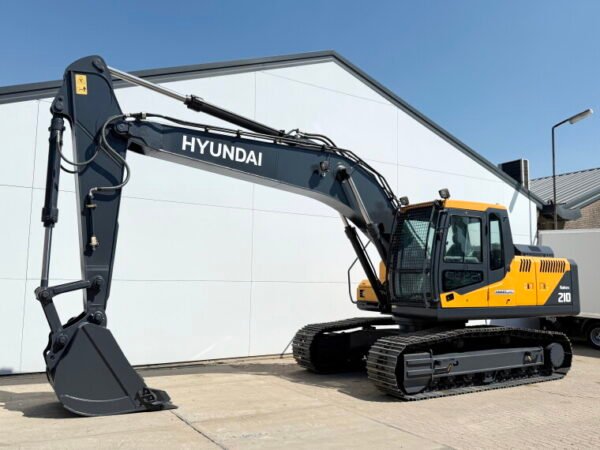 Hyundai R210 Smart Plus *2025 Model* - Image 2