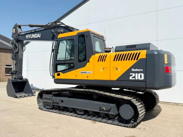 Hyundai R210 Smart Plus *2025 Model* - Image 3