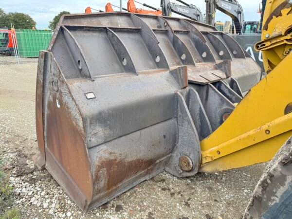 Caterpillar 988K - Image 13