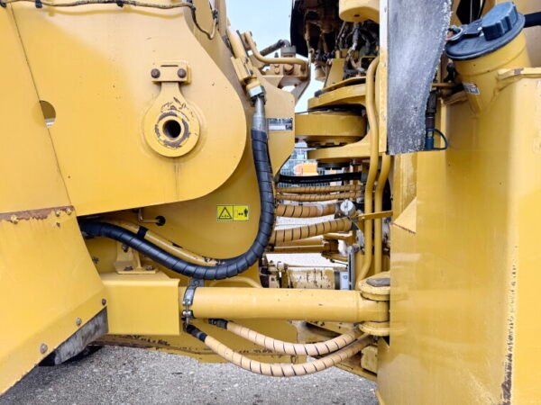 Caterpillar 988K - Image 16