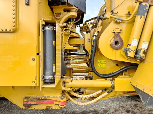 Caterpillar 988K - Image 17