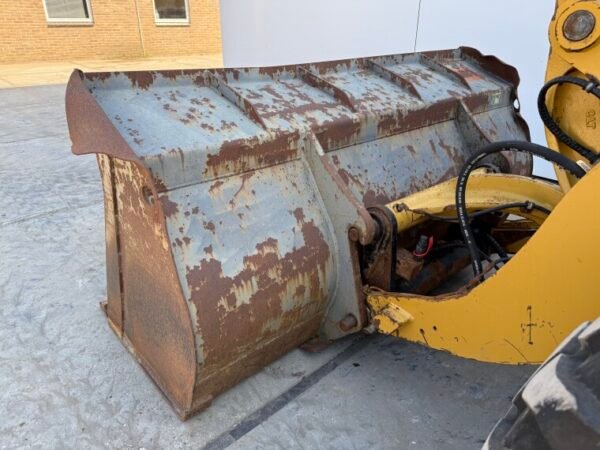 Caterpillar 908H - Image 13