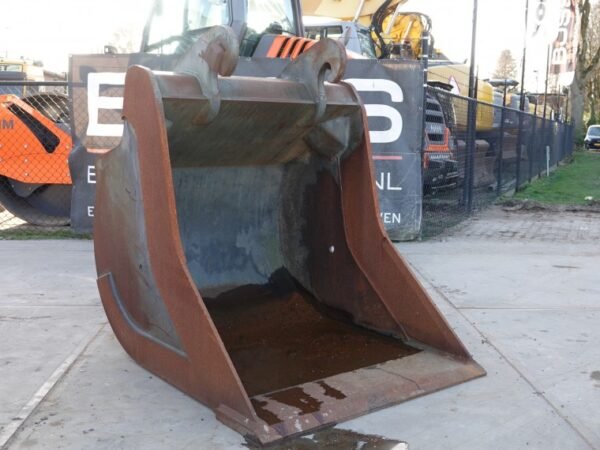Bucket - Image 2