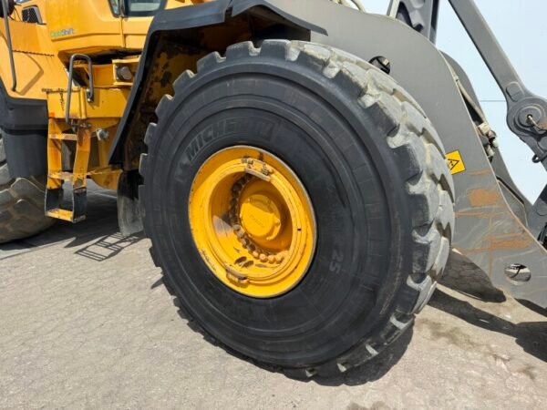 Volvo L220G - Image 26