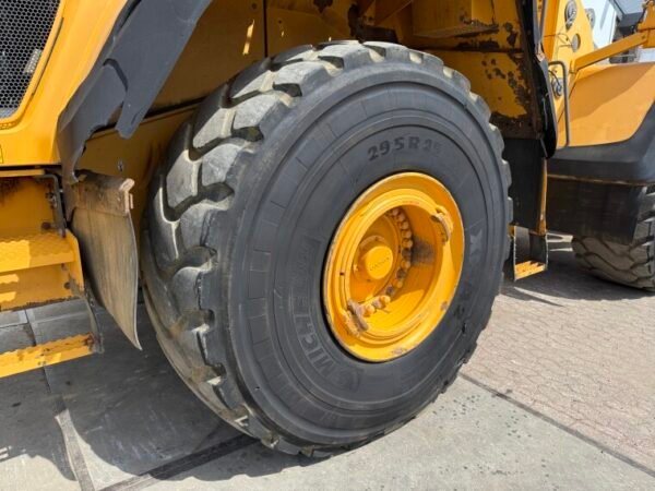 Volvo L220G - Image 25