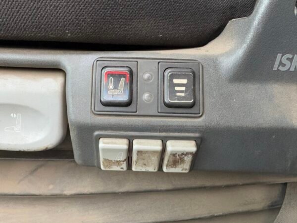 Volvo L220H - Image 13