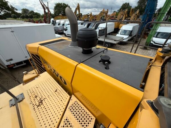 Volvo L350F - Image 40