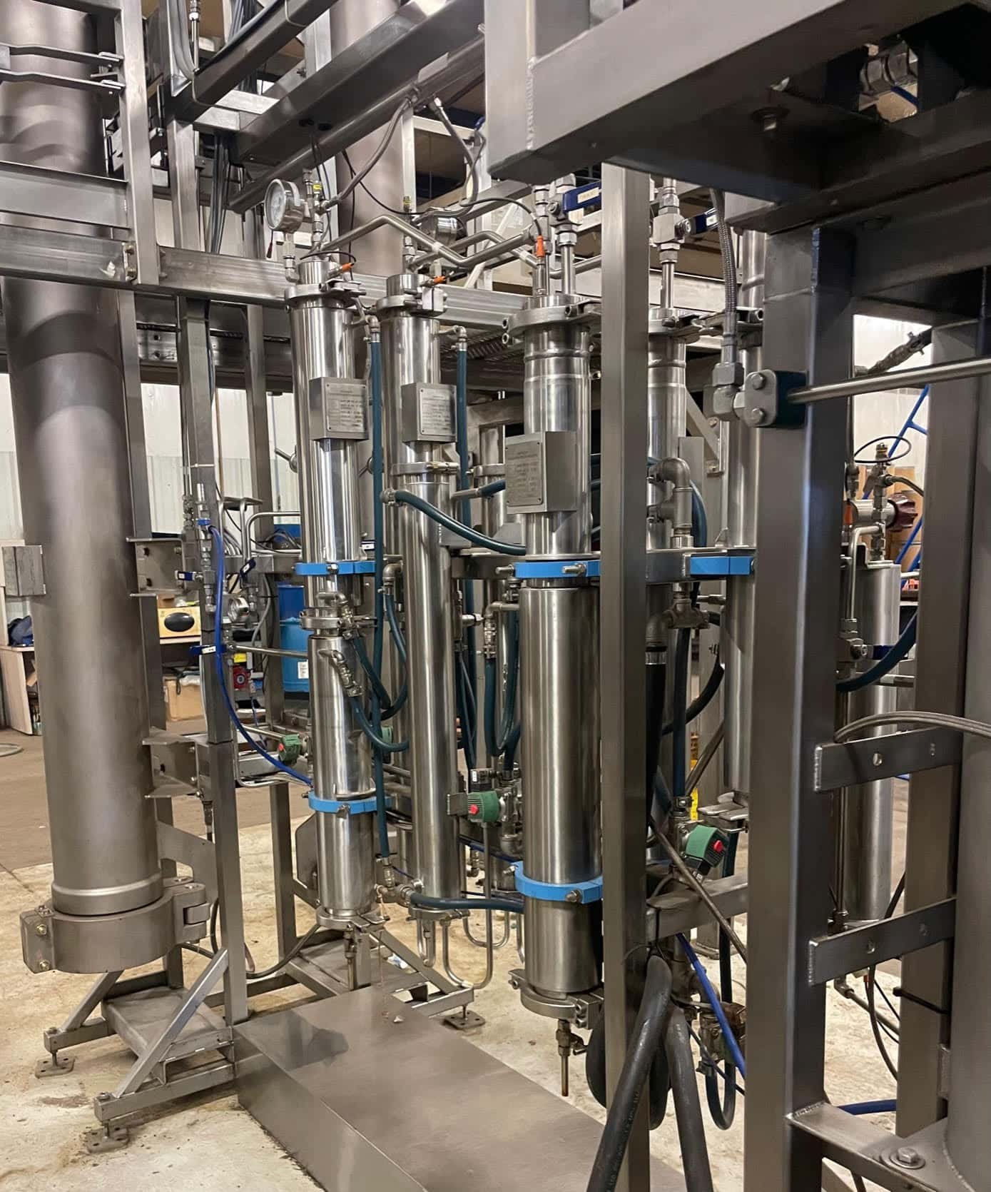 Skid-Mounted Vitalis R-200-H Extraction System – Fully Integrated & Production Ready - Image 4