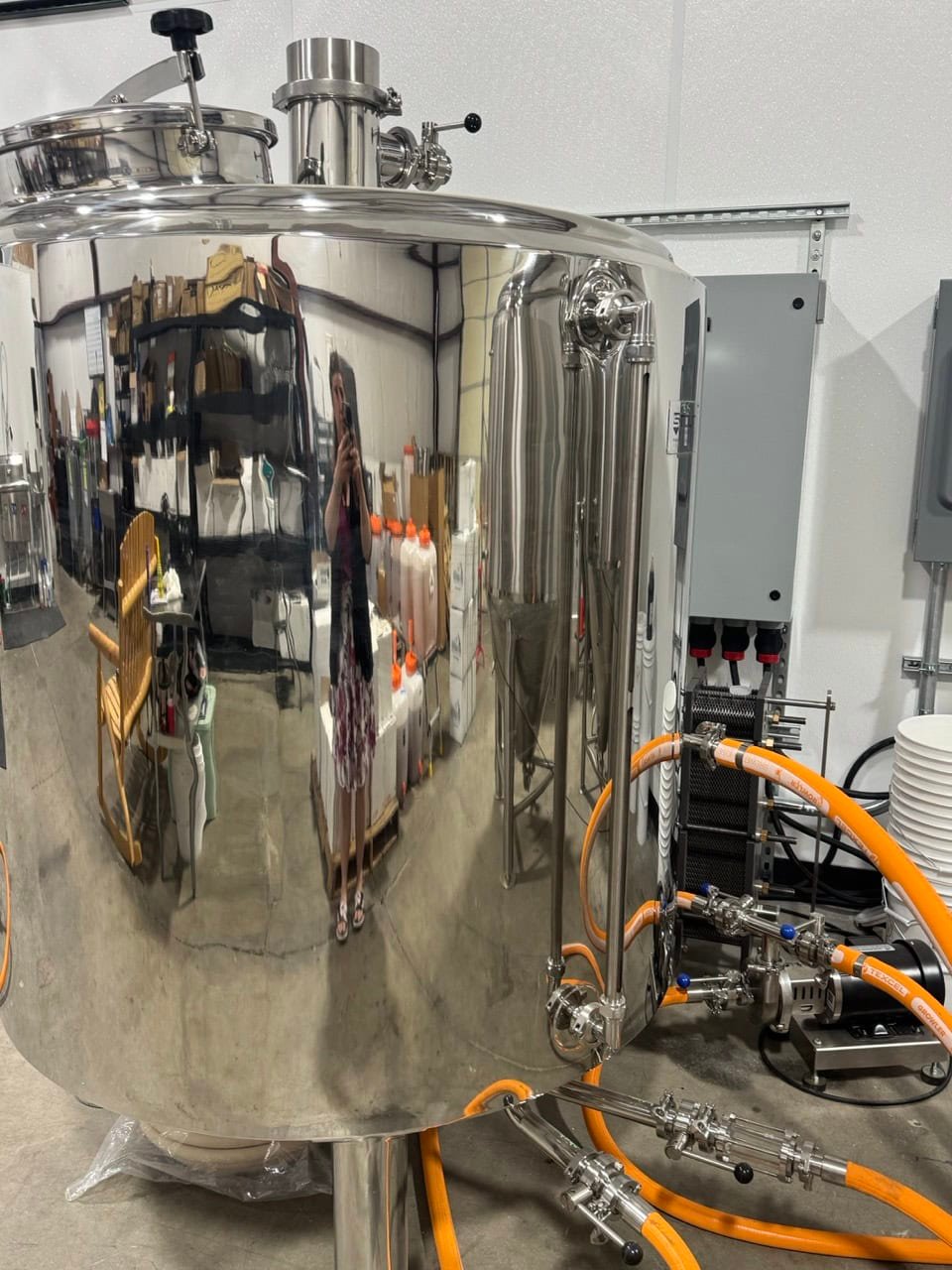 Turnkey 7 BBL Brewmation-Stout Brewing System w/ 2024 Thermaline Heat Exchanger, Pumps, Controls & Vessels - Image 4