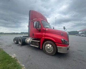 Freightliner Cascadia 125 Day Cab, 2018 – Detroit DD15, 10-Speed Manual