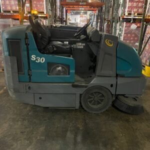 Tennant S30 Shop Sweeper- 550 Hours