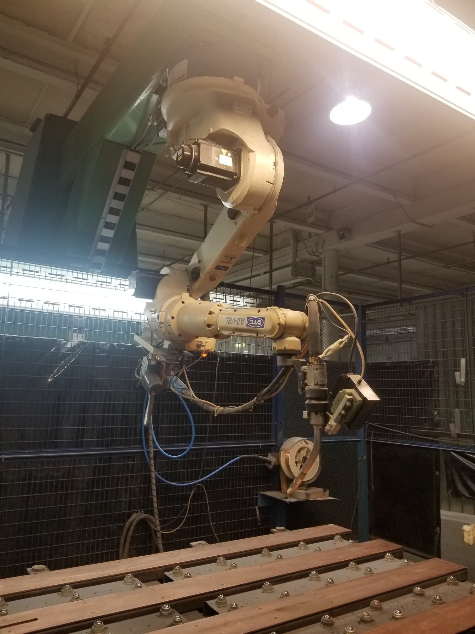 OTC Daihen AX21 – UL0000 Robot Welder, 2010 - Image 2
