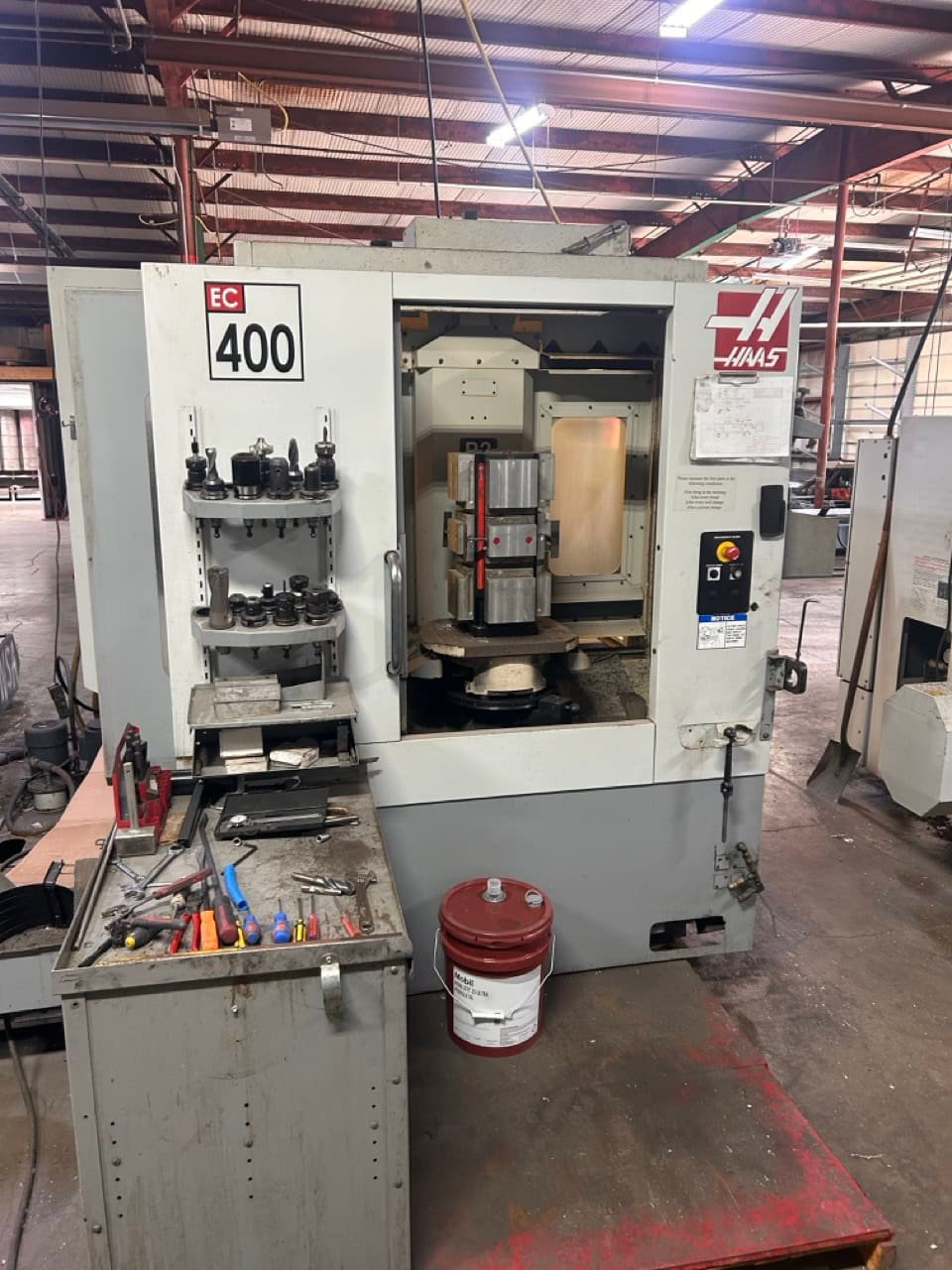 Haas EC-400 Horizontal Machining Center, 2006 – Through Spindle Coolant, Tombstone