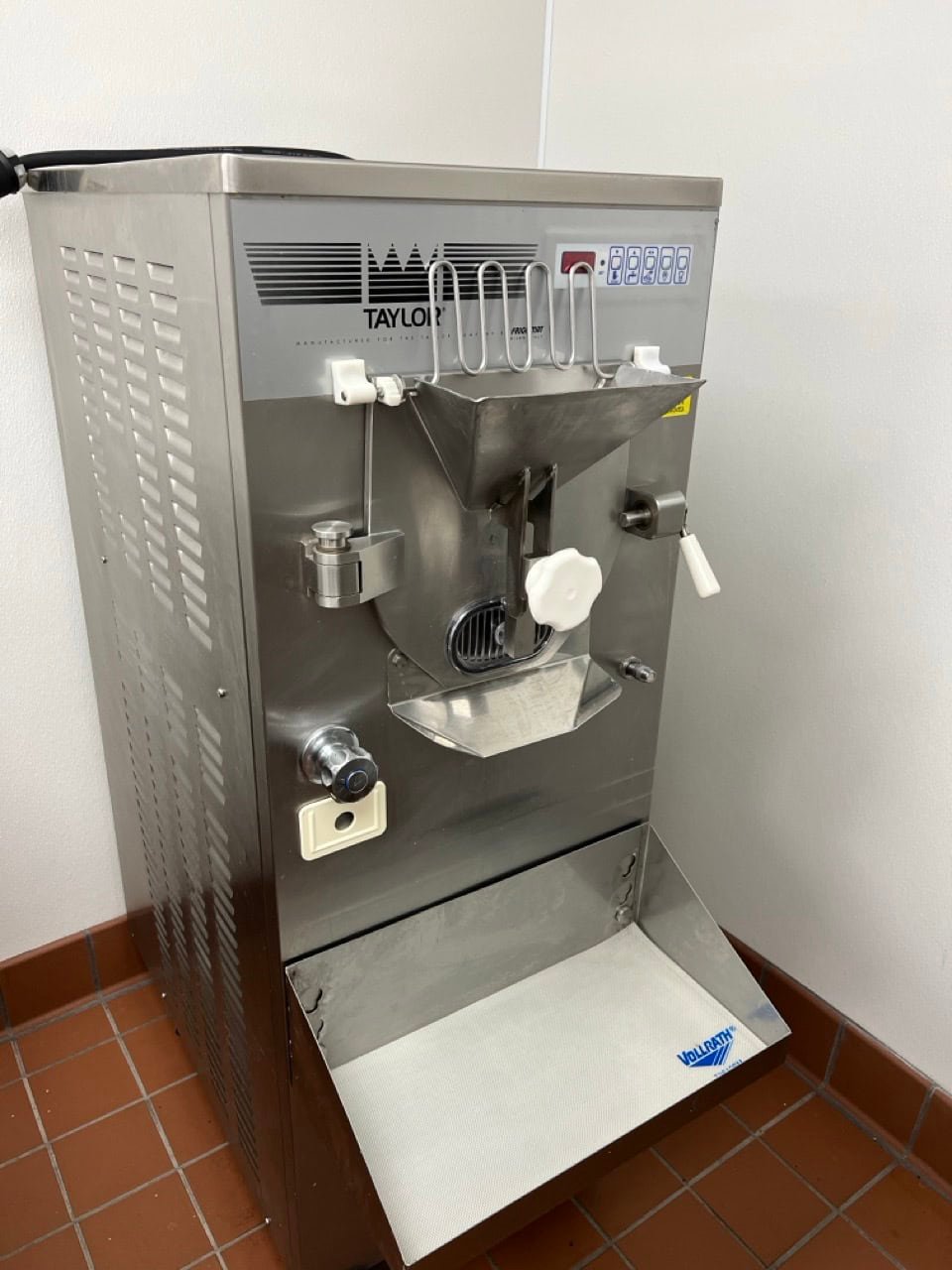 Taylor C118-33 Fully Automatic Batch Ice Cream Freezer, 2003
