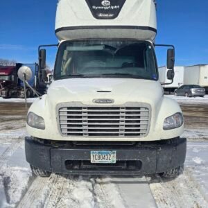 Freightliner M2 Straight Box Truck – Expeditor w/ Liftgate, 2015
