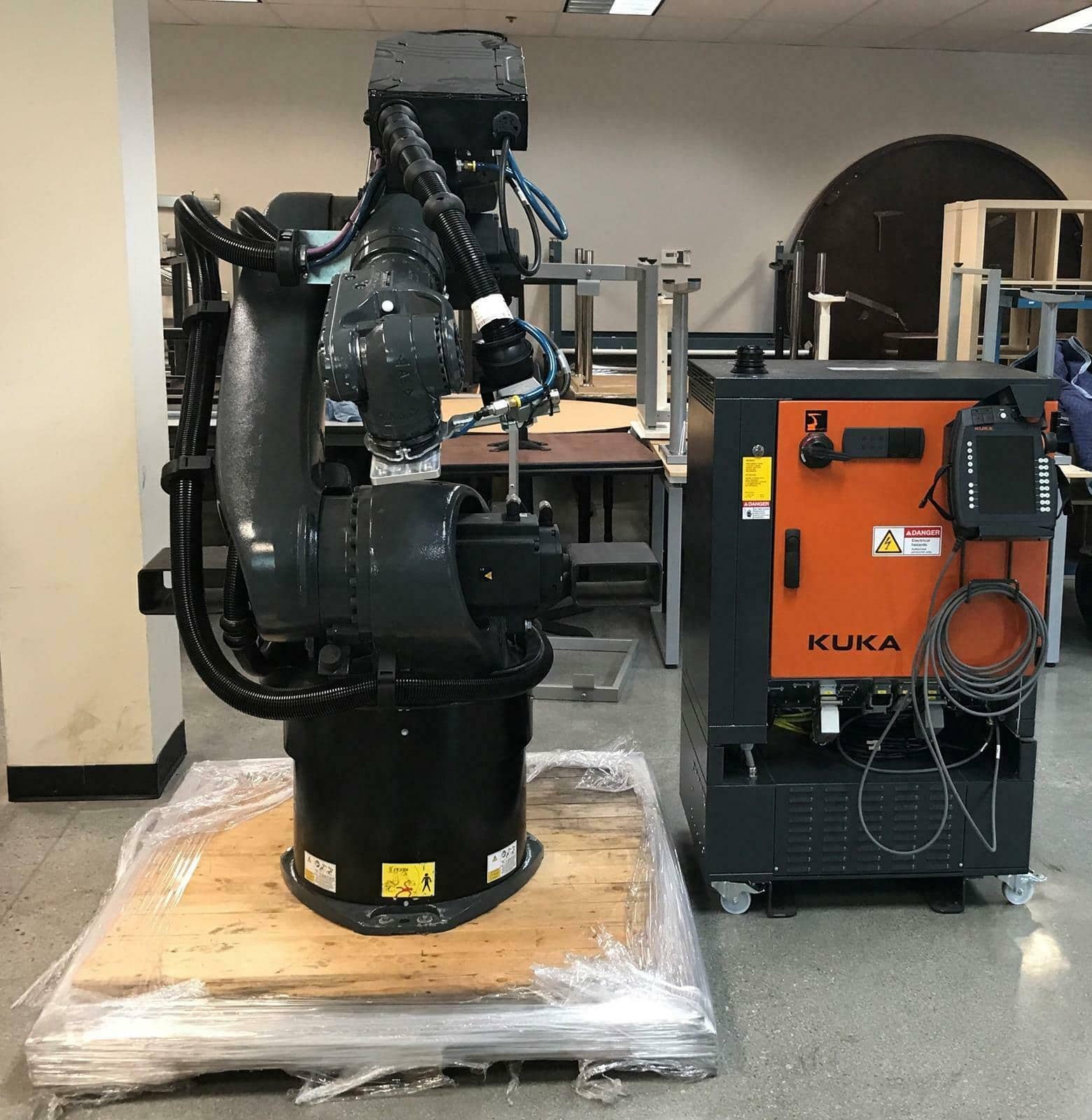 Kuka KR 60-3 CNC Robot, 2019 – KR C4 Control Unit, Never Used - Image 10