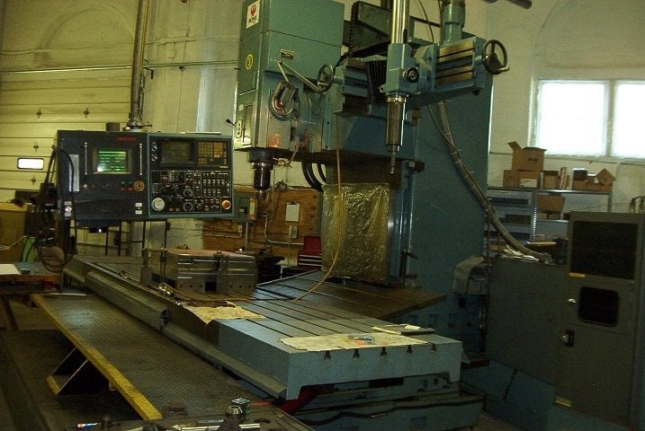 KAFO Phoenix VTC-3010 Vertical Boring Mill, 1989 – Fanuc, Under Power