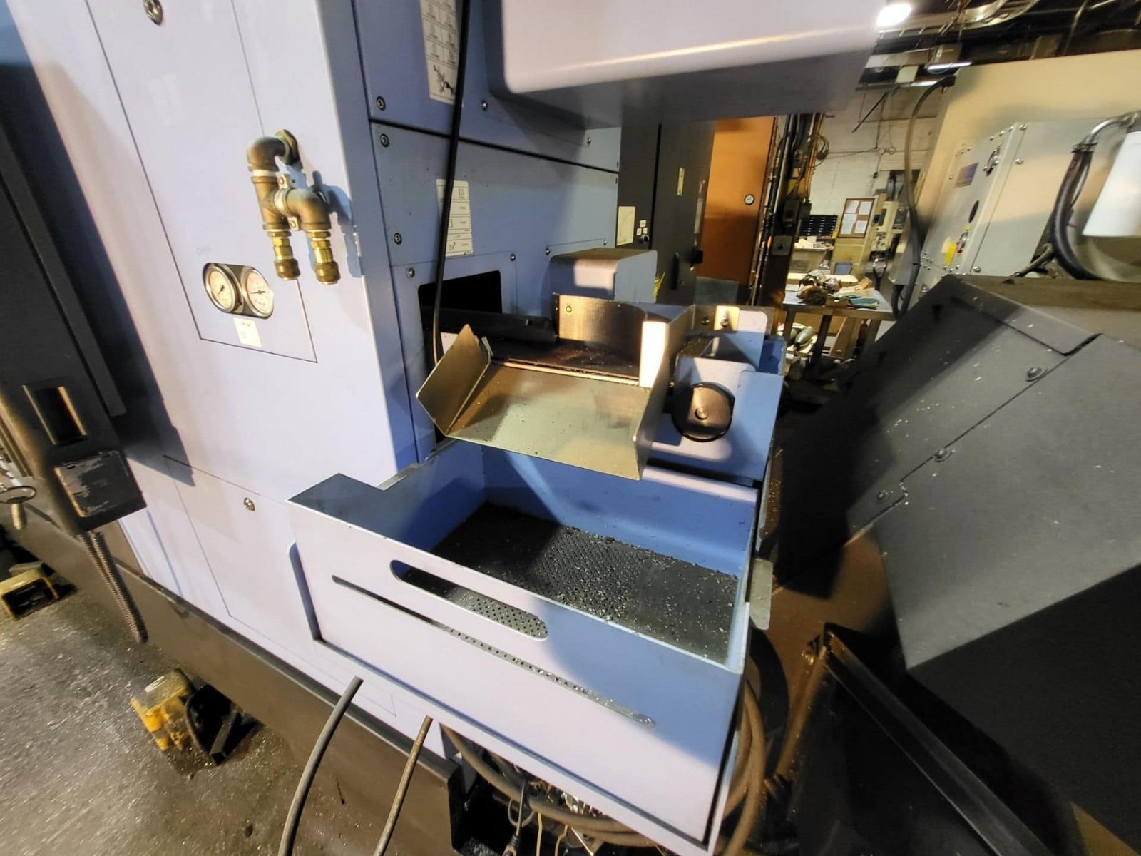 Doosan Puma MX1600ST CNC Lathe, 2013 – Parts Conveyor, ChipBlaster Coolant System, Sub-Spindle, Chip Conveyor, Quick Change Chuck - Image 17