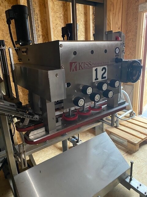 Kiss Packaging Systems Spindle Capper with Hoppmann feeder and 12′ Conveyor - Image 2