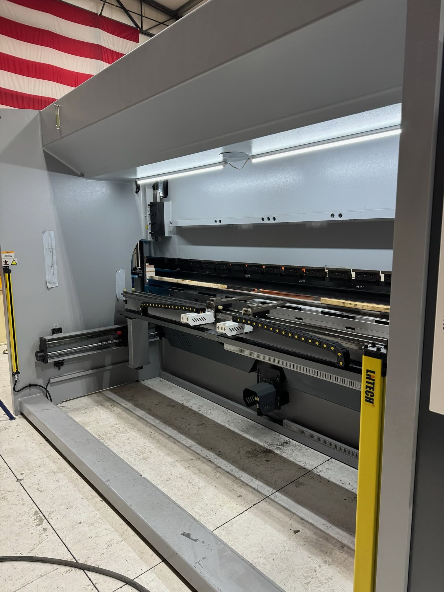 150 Ton x 10′ Accurl Genius Pro CNC Press Brake, 2025 – 4 axis back gauge - Image 2