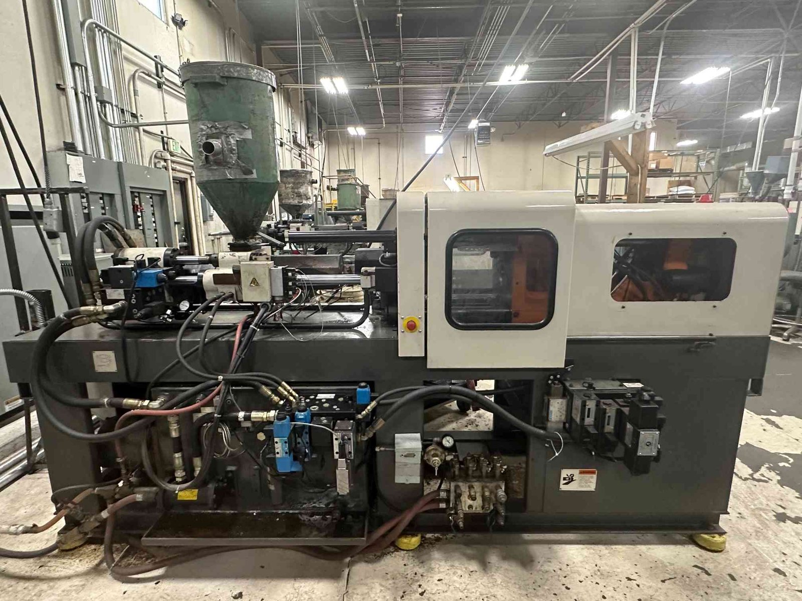 55 Ton, 2.97oz, Cincinnati Injection Moulding Machine, 12.8″ x 12.2″ - Image 2