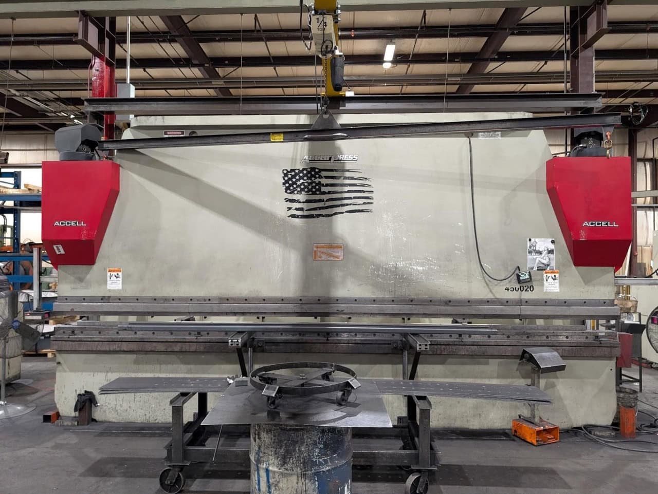 500 Ton x 20′ Accurpress 450020 CNC Press Brake, 2018 – Accel Package, 6 Axis Backgauge - Image 2