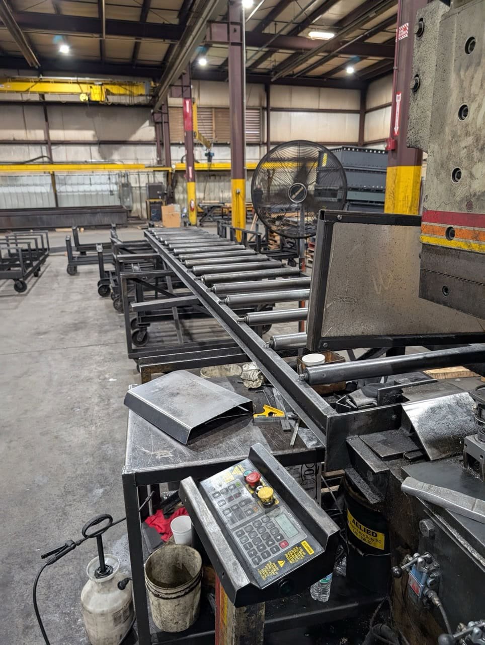 500 Ton x 14′ Accurpress 750014 CNC Press Brake, 2000 – ETS Control, Conveyor Tables Included - Image 2