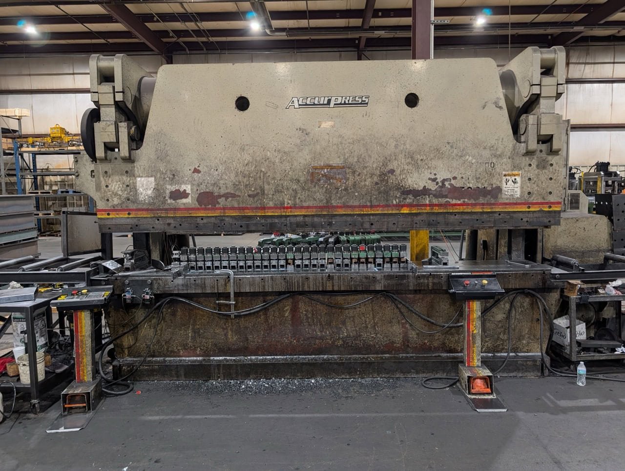 500 Ton x 14′ Accurpress 750014 CNC Press Brake, 2000 – ETS Control, Conveyor Tables Included - Image 5