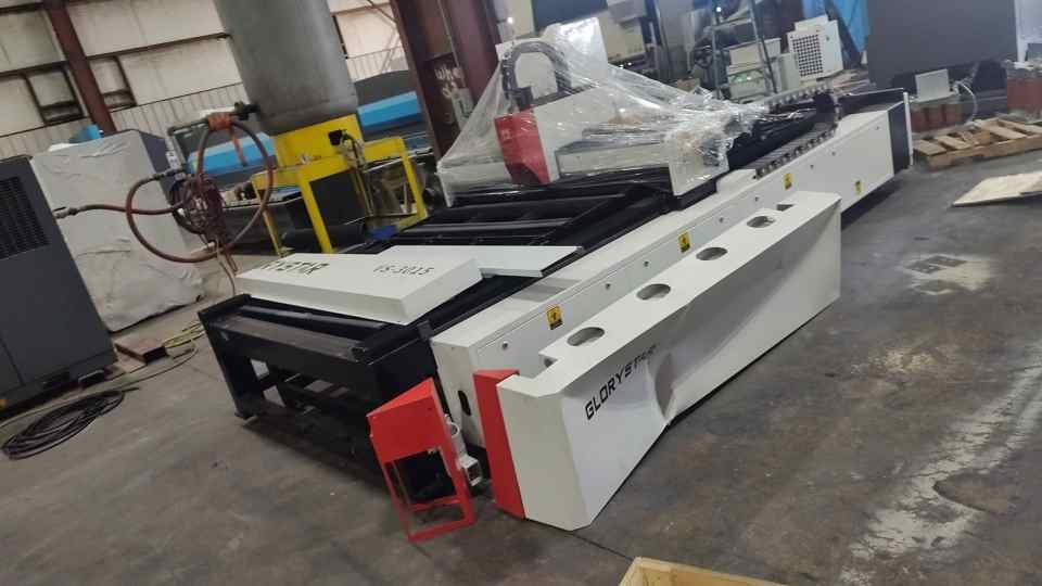 2000 Watt Glorystar VS-3015 Fiber Laser, 2022 – 5′ x 10′ Table, Demo Machine, Zero Hours - Image 2