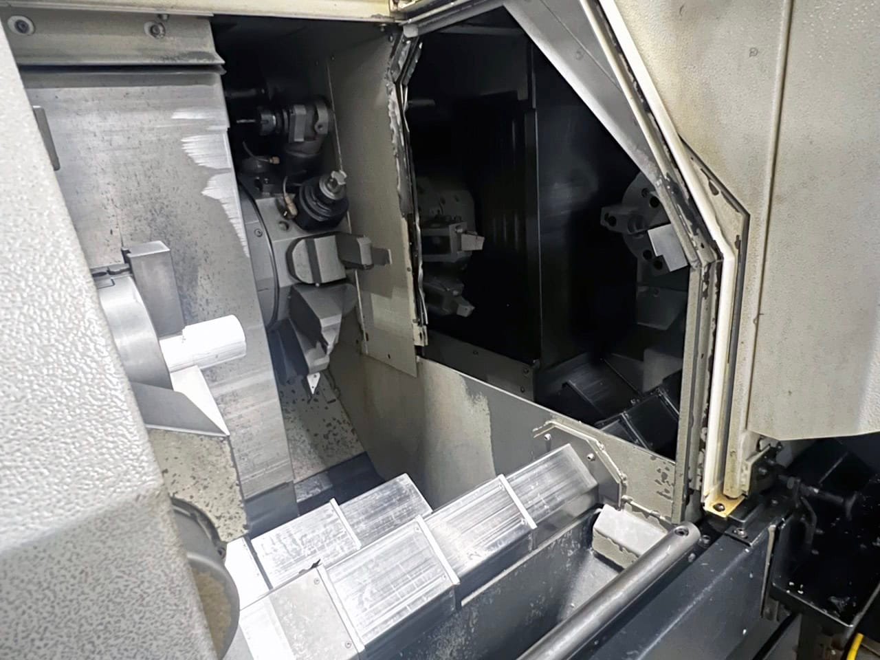 Mazak Multiplex 6200Y CNC Turning Center, 2009 – Y-Axis, Live Tool Milling, LNS Bar Feeder, Conveyor - Image 8