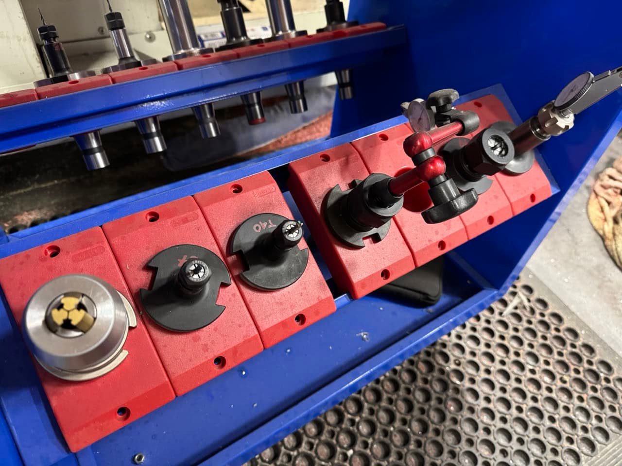 Millport Red Rhino CNC Knee Mill, 2006 – Troyke 5-Axis Rotary, Centroid M400 CNC Controller - Image 11