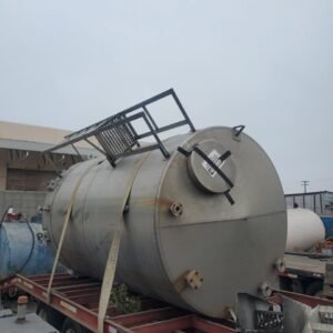 2,800 Gallon Stainless Steel Tank with Inside/Outside Access Ladder