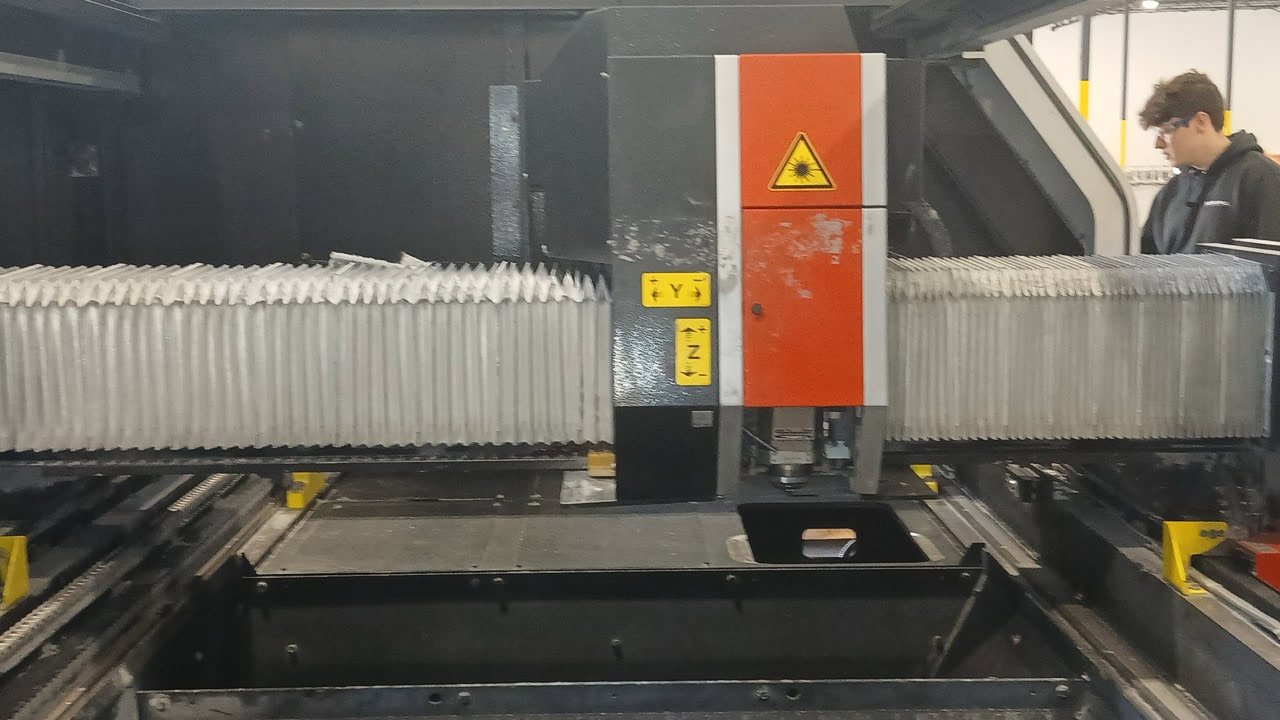 4000 Watt Amada Ventis 3015 AJ Fiber Laser, 2021 – 5′ x 10′ Table, Amada Dust Collector, Orion Chiller - Image 31