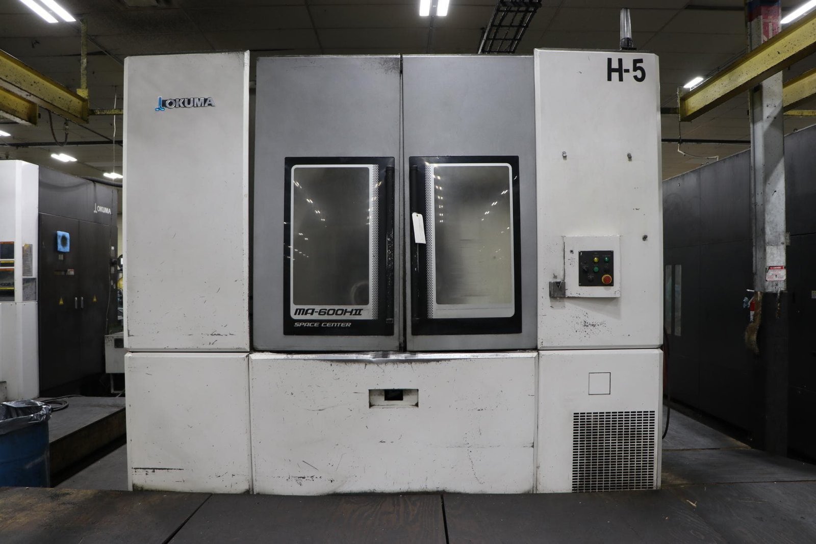 Okuma MA-600HII CNC Horizontal Machining Center, 2013 – Chip Conveyor