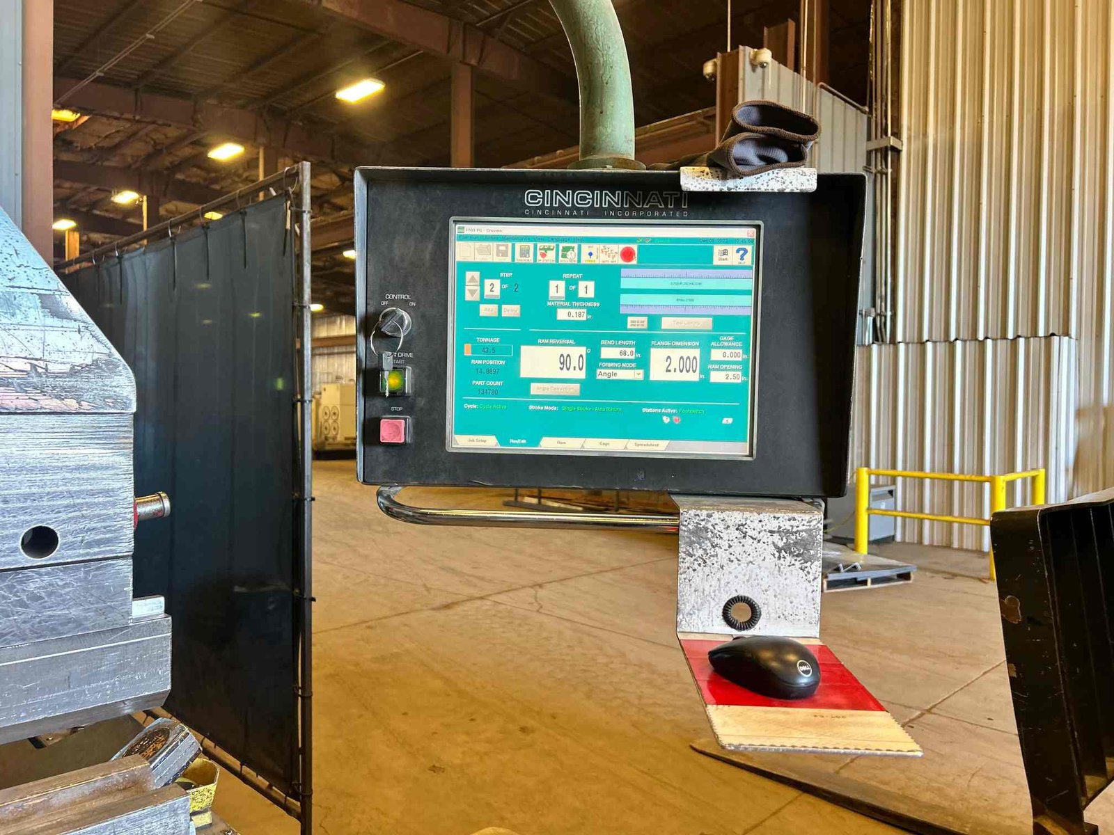 350 Ton x 18′ Cincinnati 350 FM II x 16 Press Brake, 1997 – Backgauge - Image 3