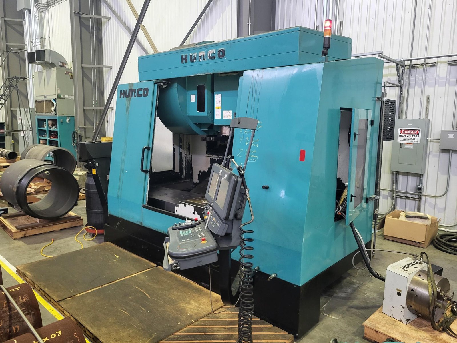 Hurco VMX50/50T CNC VMC, 2012 – 4-Axis H-400, Chip Conveyor, CTS Prep, WinMax - Image 3