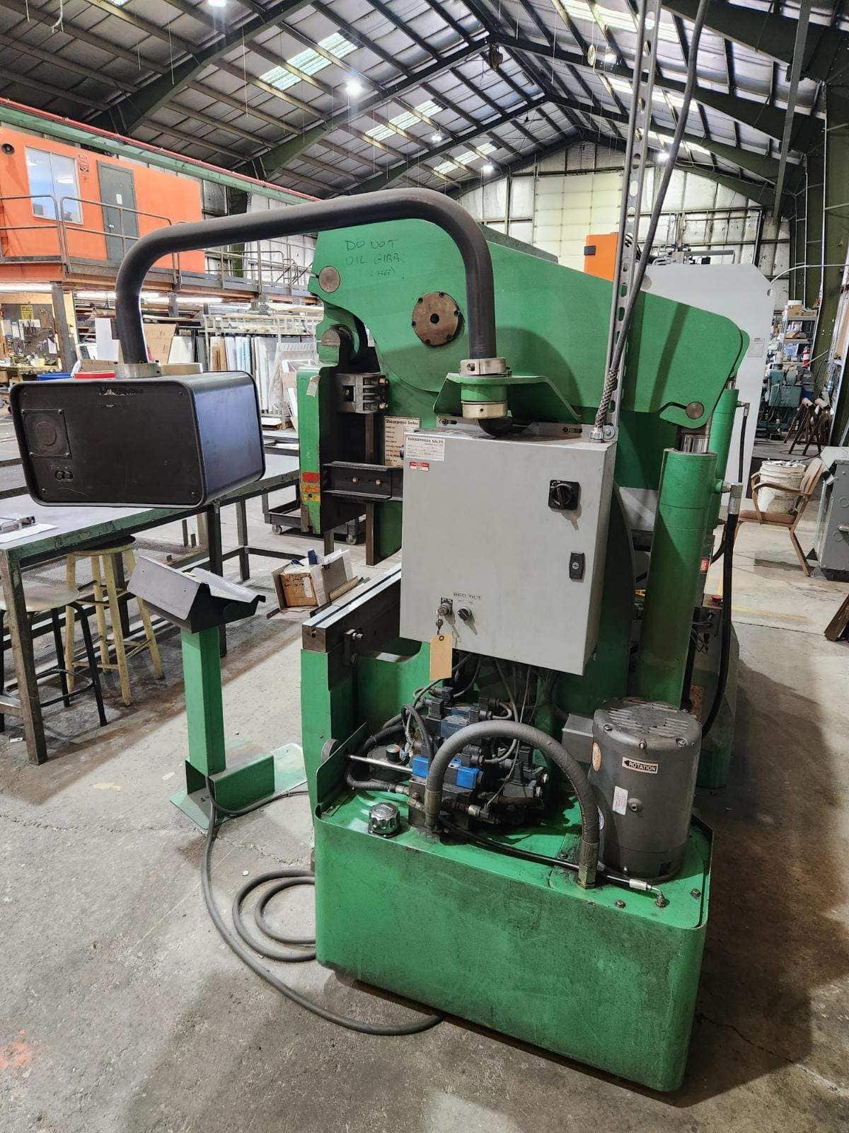 100 Ton x 10′ Accurpress 710010 CNC Press Brake, 1996 - Image 3