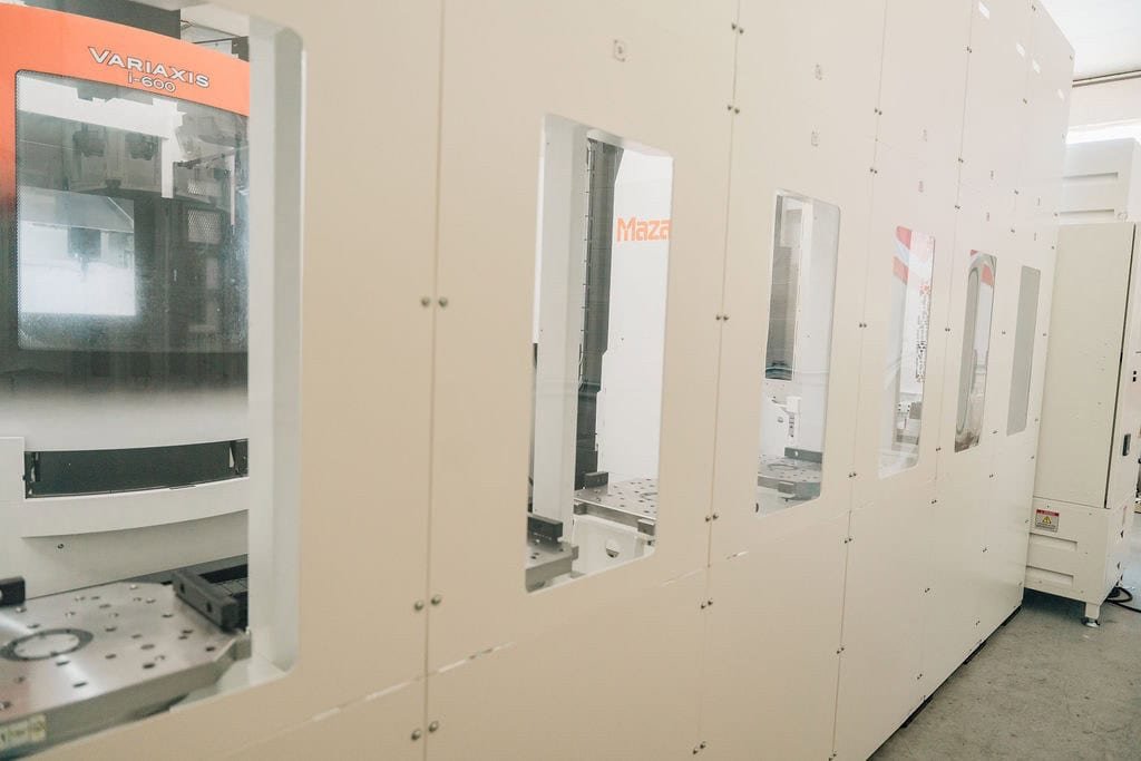 Mazak Variaxis i-600, 2022 – 5th Axis Trunion Table, TSC, 12 Pallet Pallet Tech System - Image 3