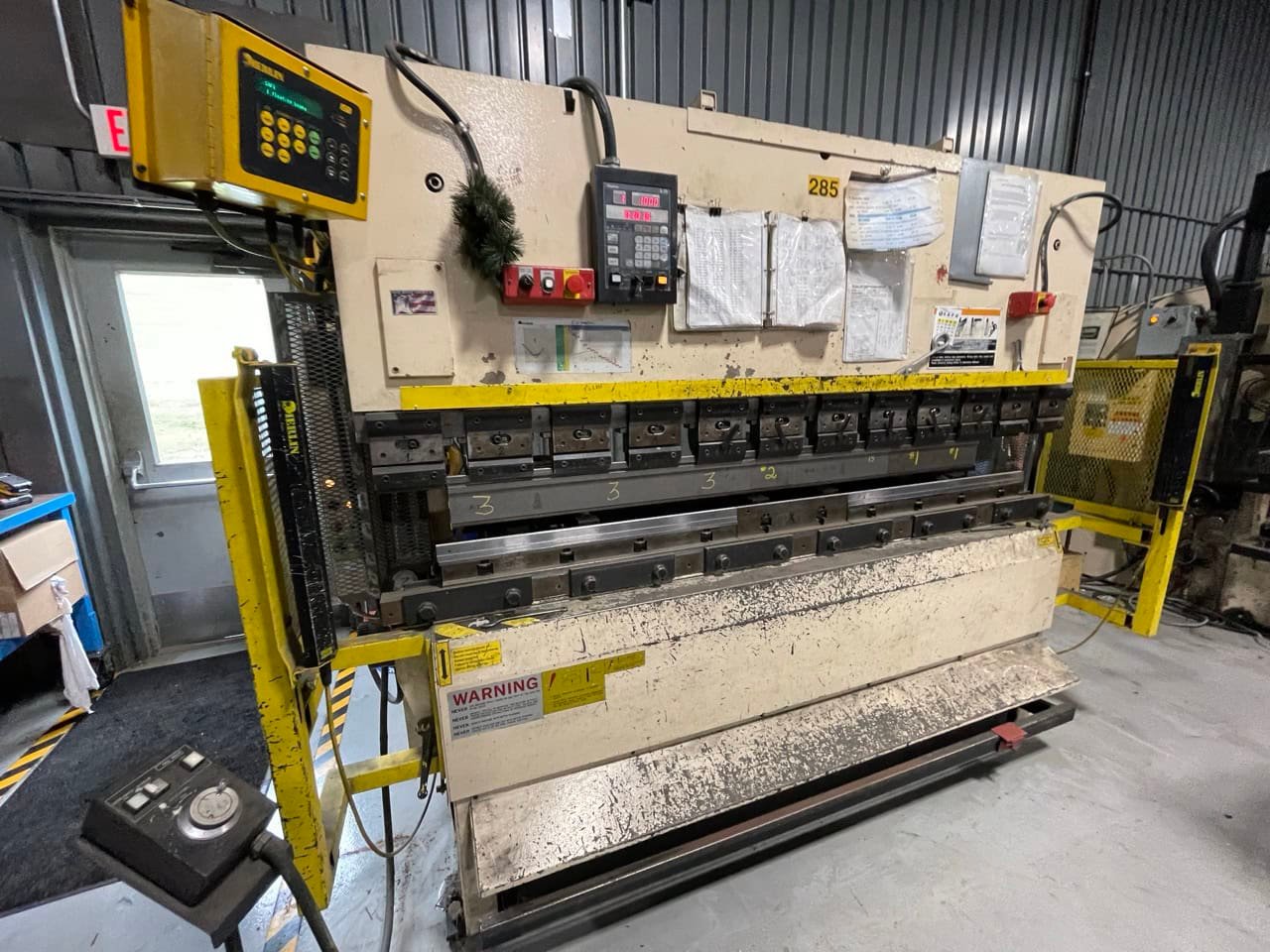 80 Ton x 8′ Amada RG 8024LD Press Brake, 2000 – Backgauge, Tooling - Image 3