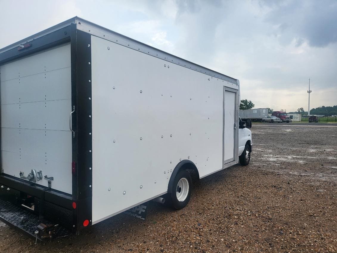 Ford Cutaway Cube Van, 2024 – Versatile Commercial Box Truck, Reliable & Ready for Work - Image 4