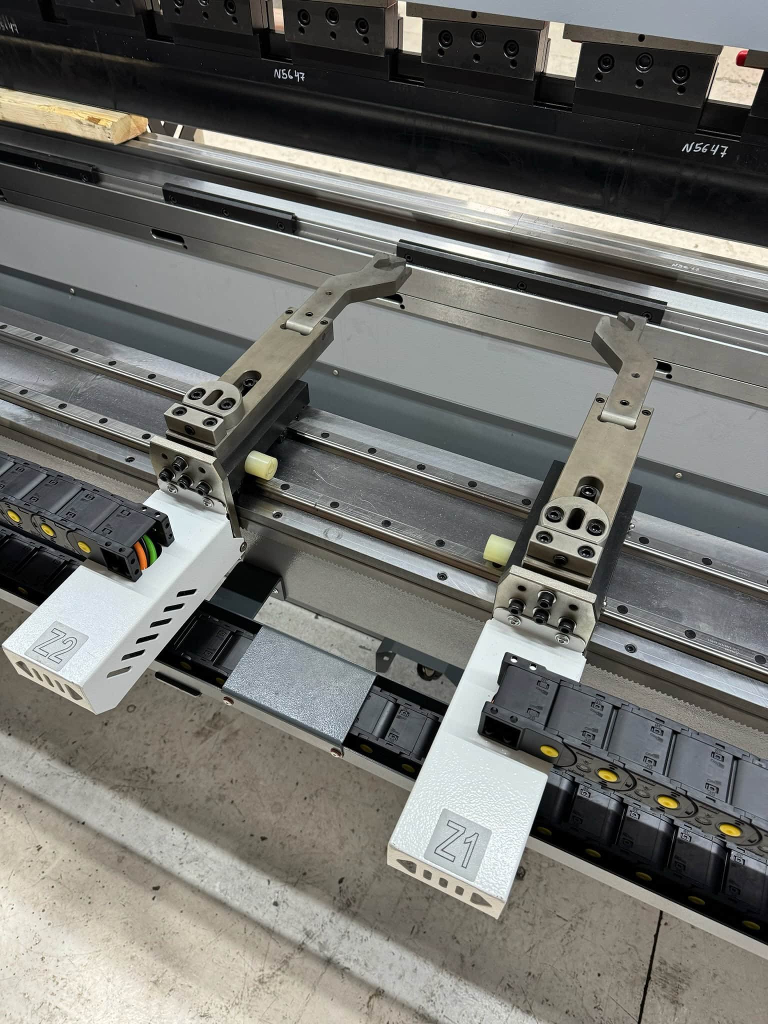 150 Ton x 10′ Accurl Genius Pro CNC Press Brake, 2025 – 4 axis back gauge - Image 4