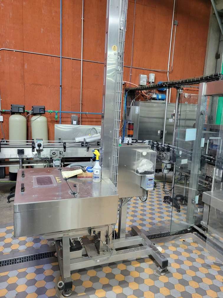 Kosme/Krones 24-Valve Bottle Filling Line – 2015 – Complete Liquid Packaging System - Image 4