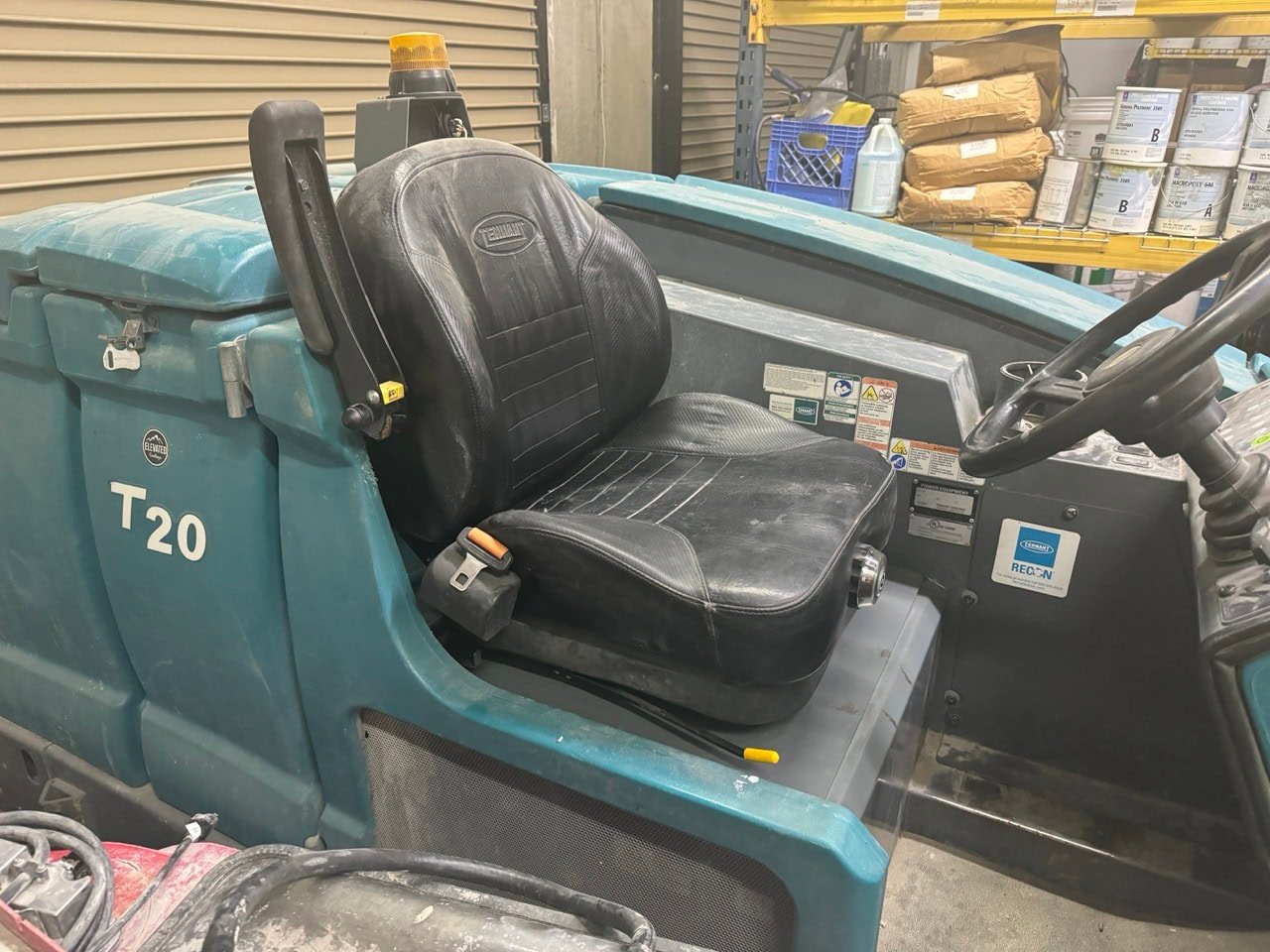 Tennant Floor Scrubber T-20, 2012 – 1 of 2 - Image 4