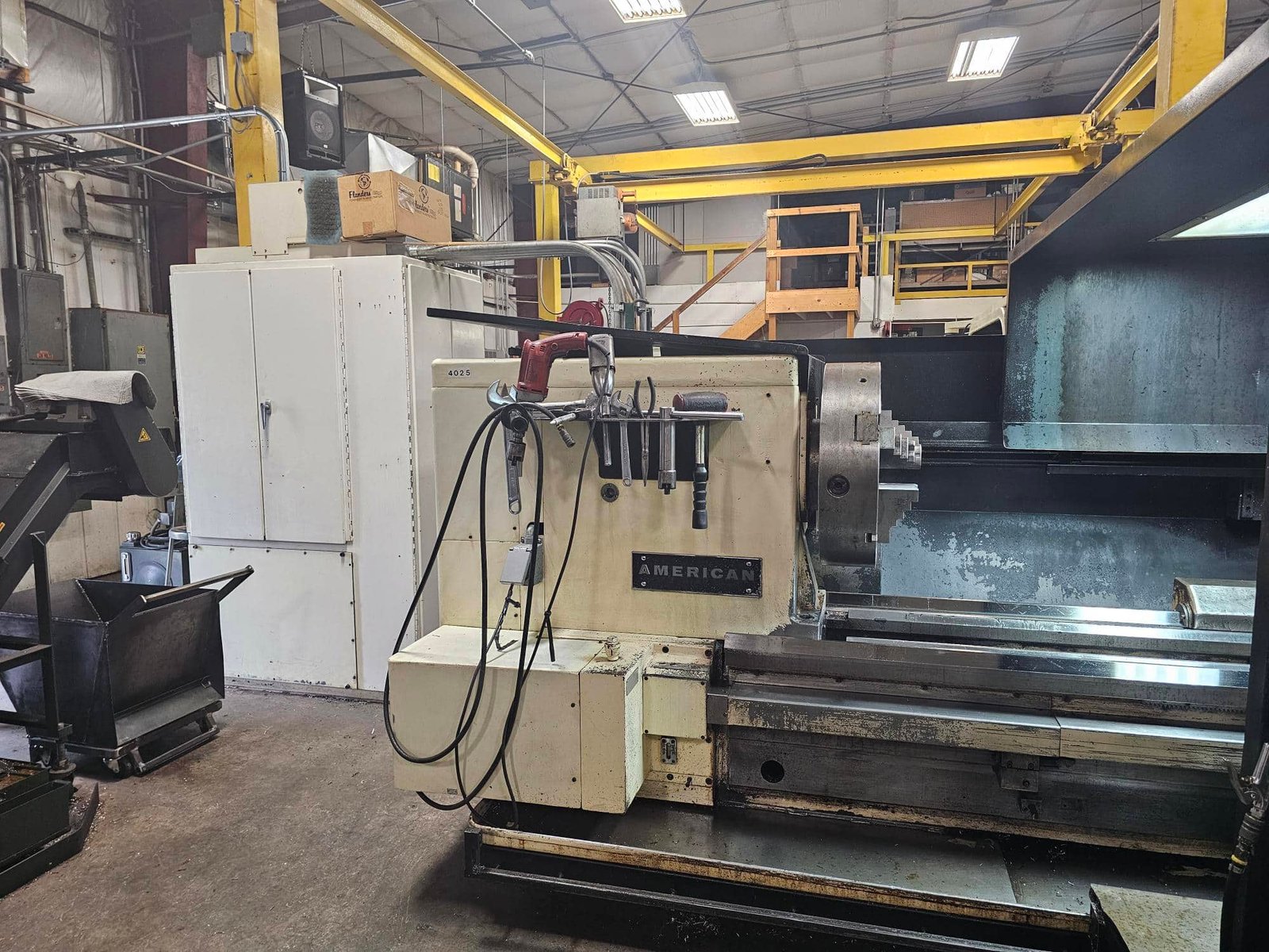 American Uniturn 4025W CNC Flatbed Lathe, New Control 2015- Steady Rest, 40″ Swing - Image 8