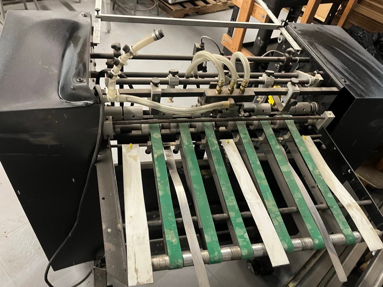 Graphic Wizard Vividcoater XDC 530 Micro UV Coater for Coating Paper or Paperboard, Includes Feeder - Image 5