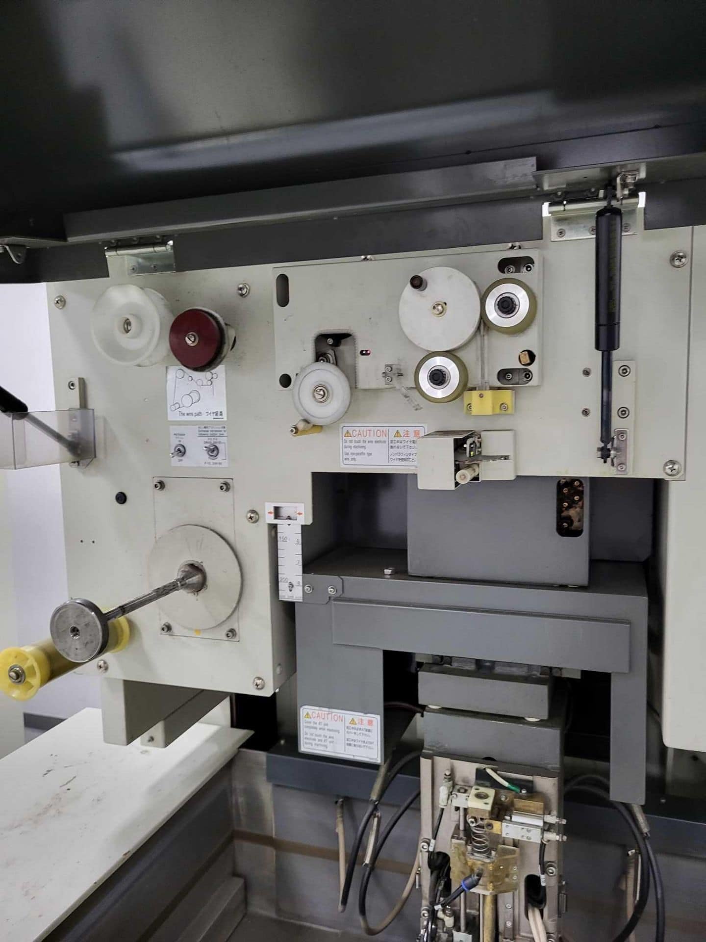 Mitsubishi FA10S Wire EDM, 2000 – Auto Wire Threading - Image 5