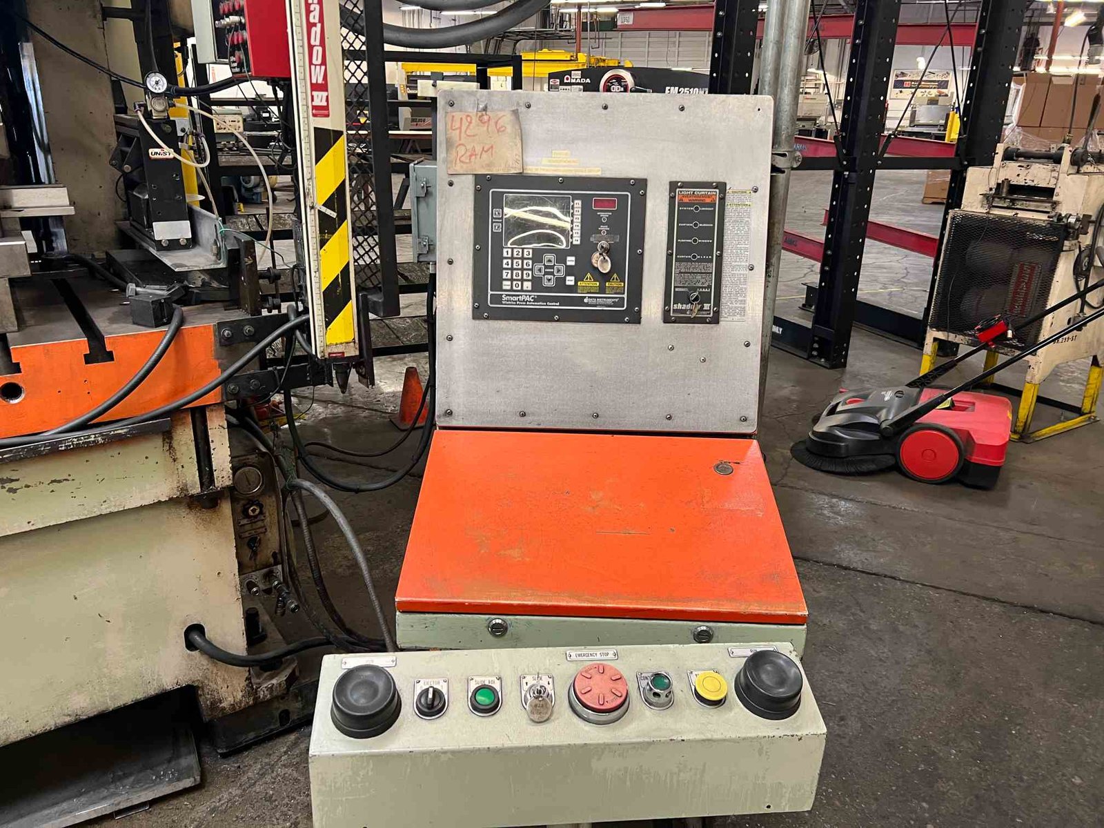 220 Ton Seyi SN2-220 Punch Press, 1998 - Image 5