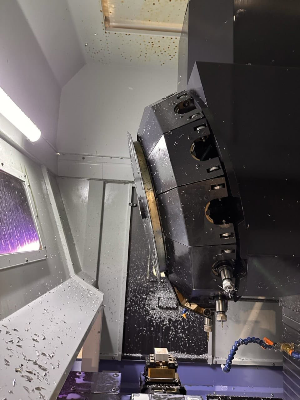 Doosan DT360/40 VMC, 2014 – Dual Rotary, Chip Conveyor - Image 5